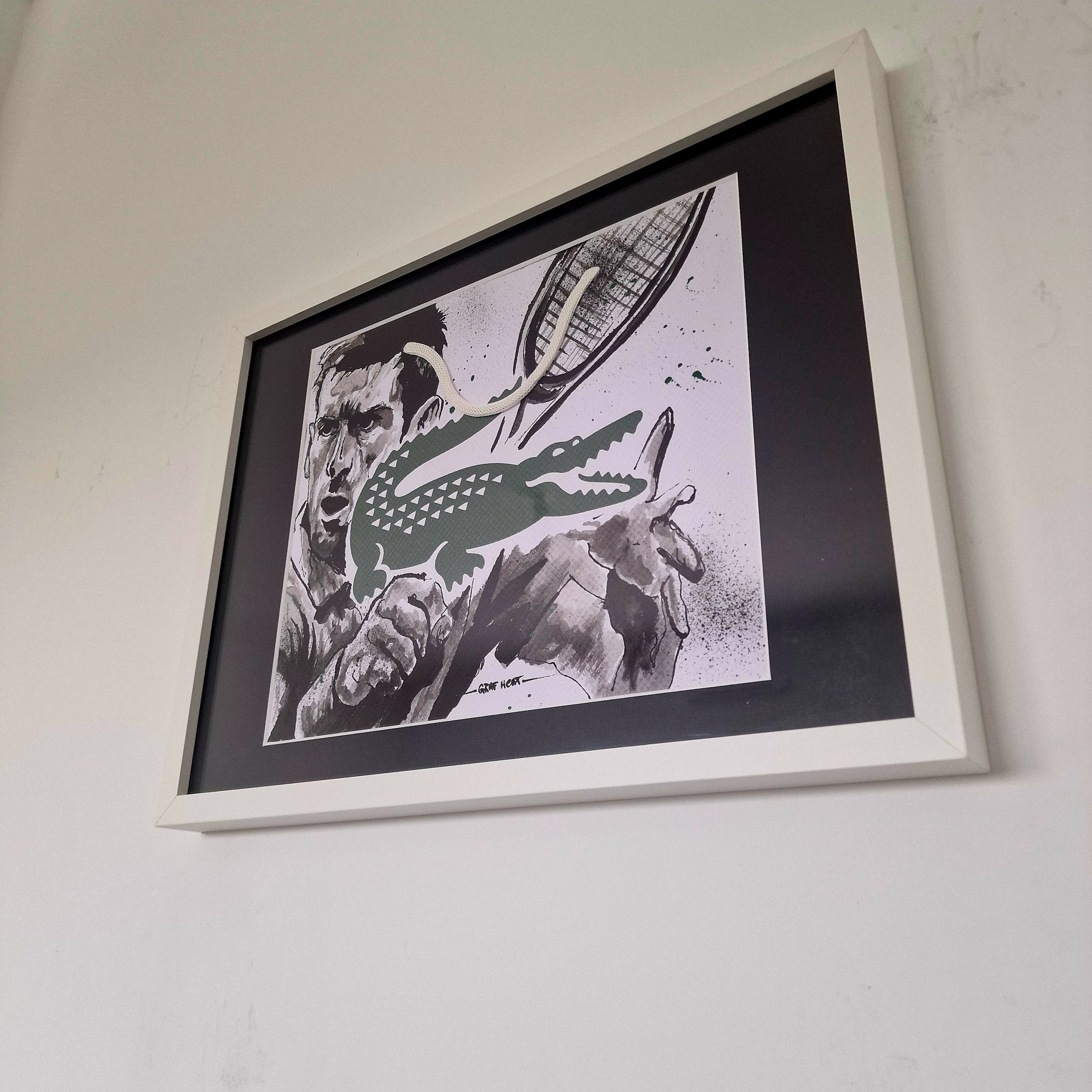 Tableau Portrait Novak Djokovic sur Véritable Sac de Boutique Cartonné LACOSTE – Pièce Unique – Image 2