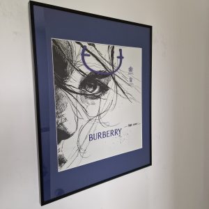 Tableau Portrait Féminin sur Véritable Sac de Boutique Cartonné BURBERRY – Pièce Unique