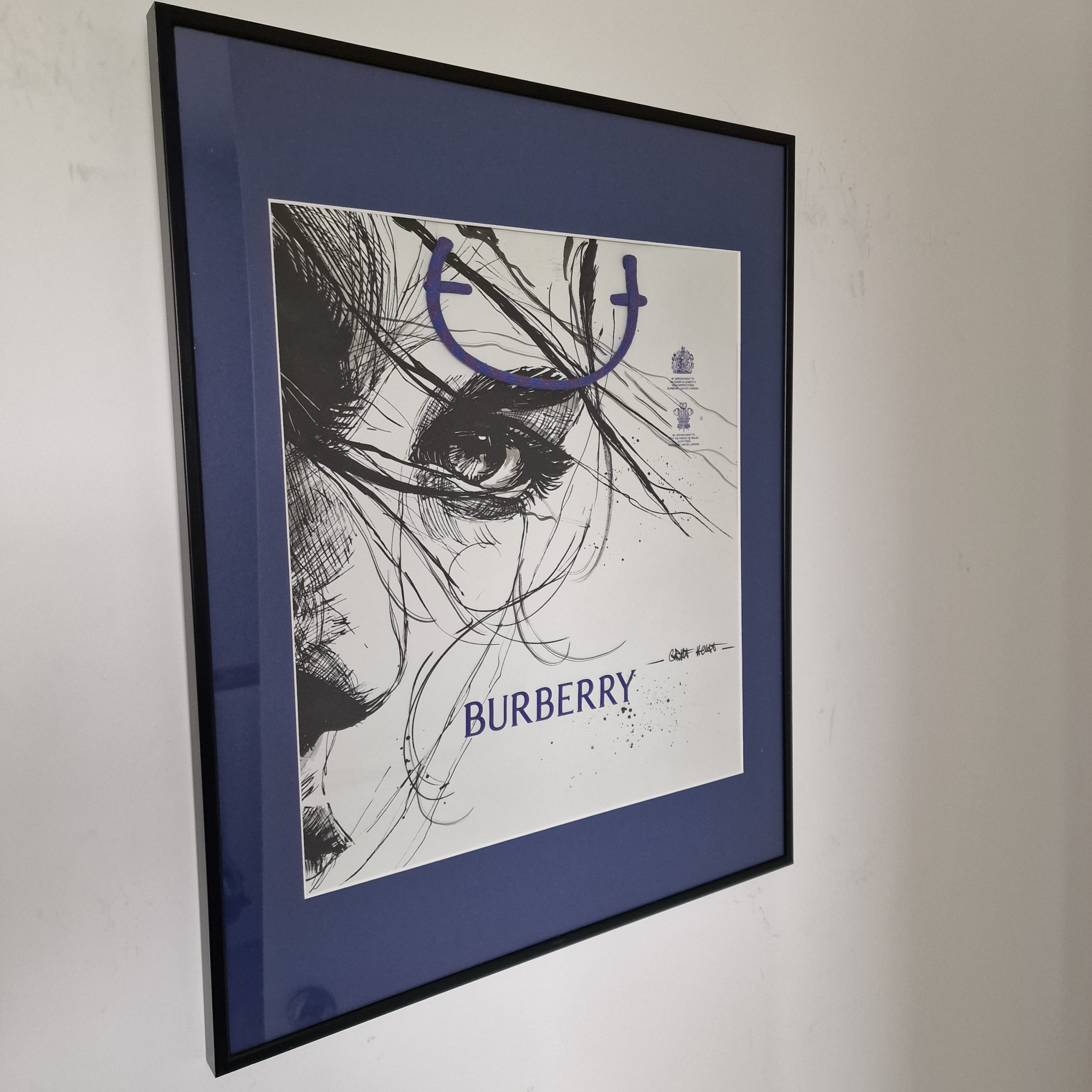 Tableau Portrait Féminin sur Véritable Sac de Boutique Cartonné BURBERRY – Pièce Unique