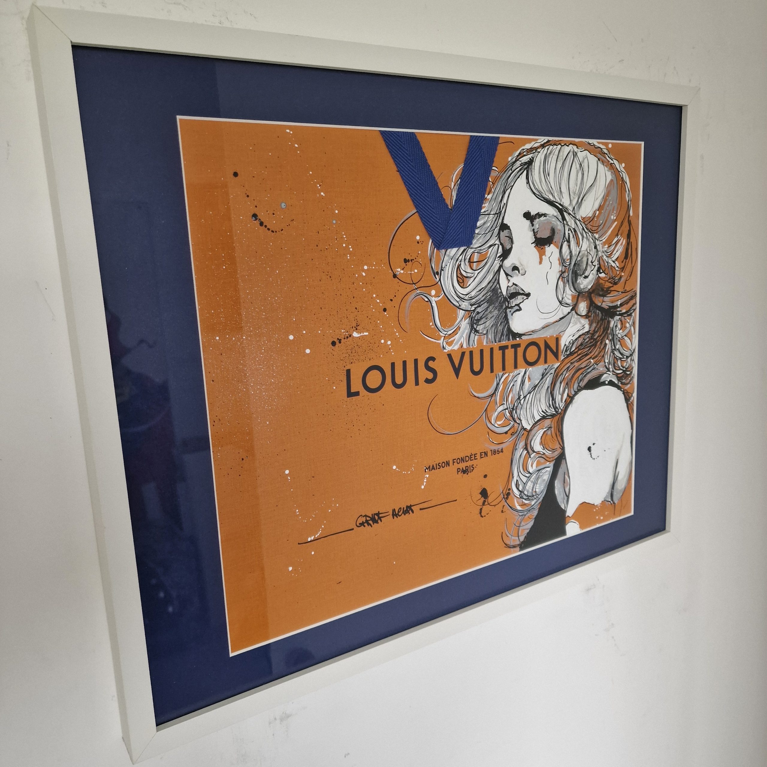Tableau Portrait Féminin sur Véritable Sac de Boutique Cartonné LOUIS VUITTON – Pièce Unique